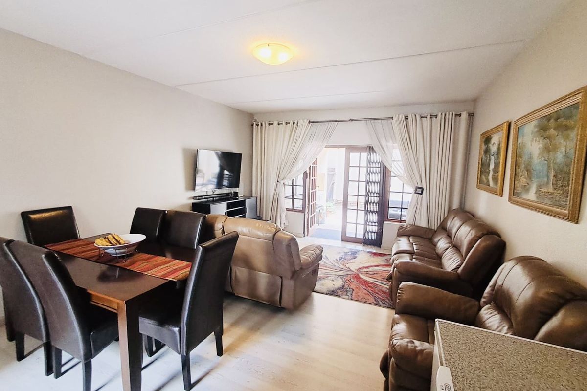 Townhouse For Sale in Northwold - Photo 3