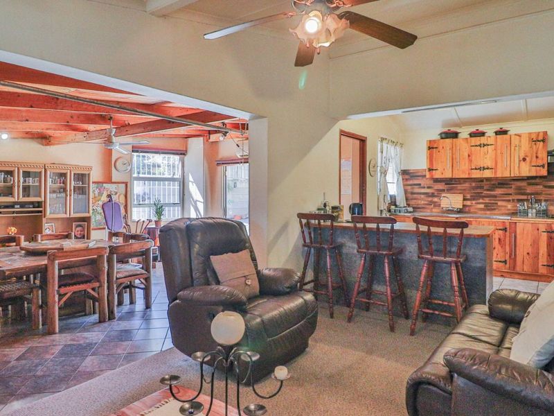 House For Sale in Ashton Central - Photo 2