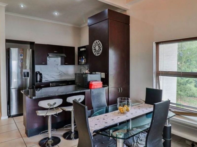 Apartment For Sale in Bryanston - Photo 5