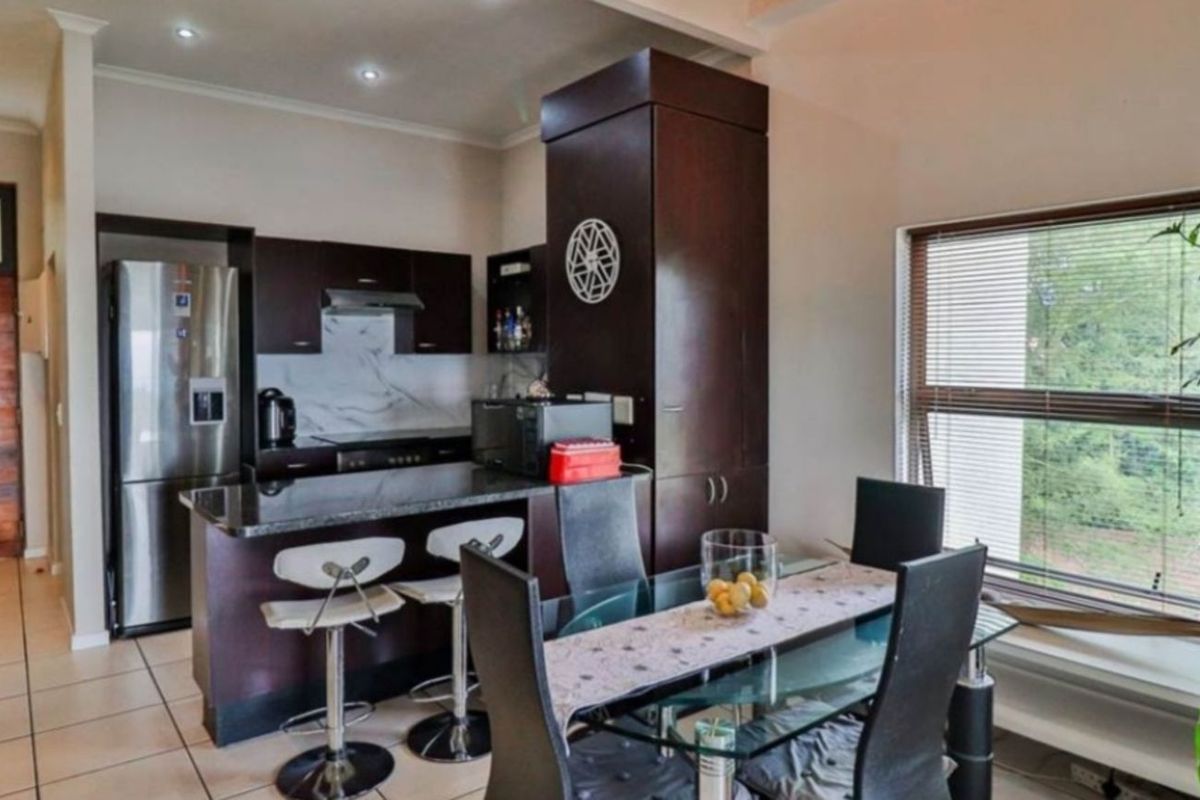Apartment For Sale in Bryanston - Photo 5