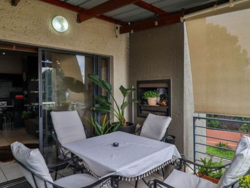 Apartment For Sale in Bryanston - Photo 10
