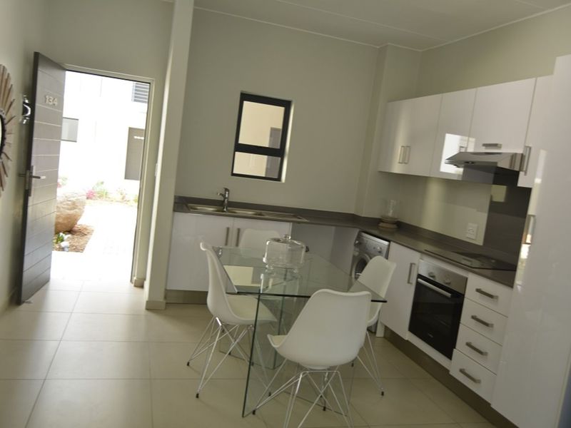 House For Sale in North Riding - Photo 6