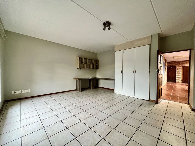 Apartment For Sale in Hillcrest - Photo 10