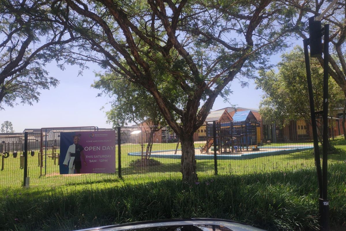 Apartment For Sale in North Riding - Photo 2