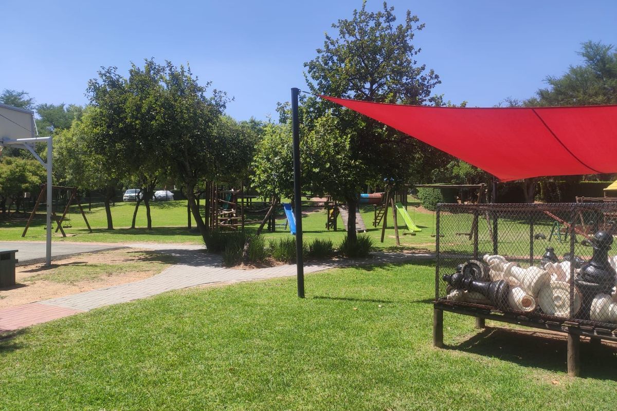 Apartment For Sale in North Riding - Photo 4