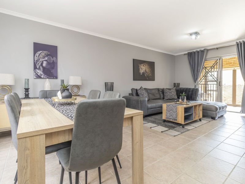 Townhouse For Sale in Willowbrook - Photo 7