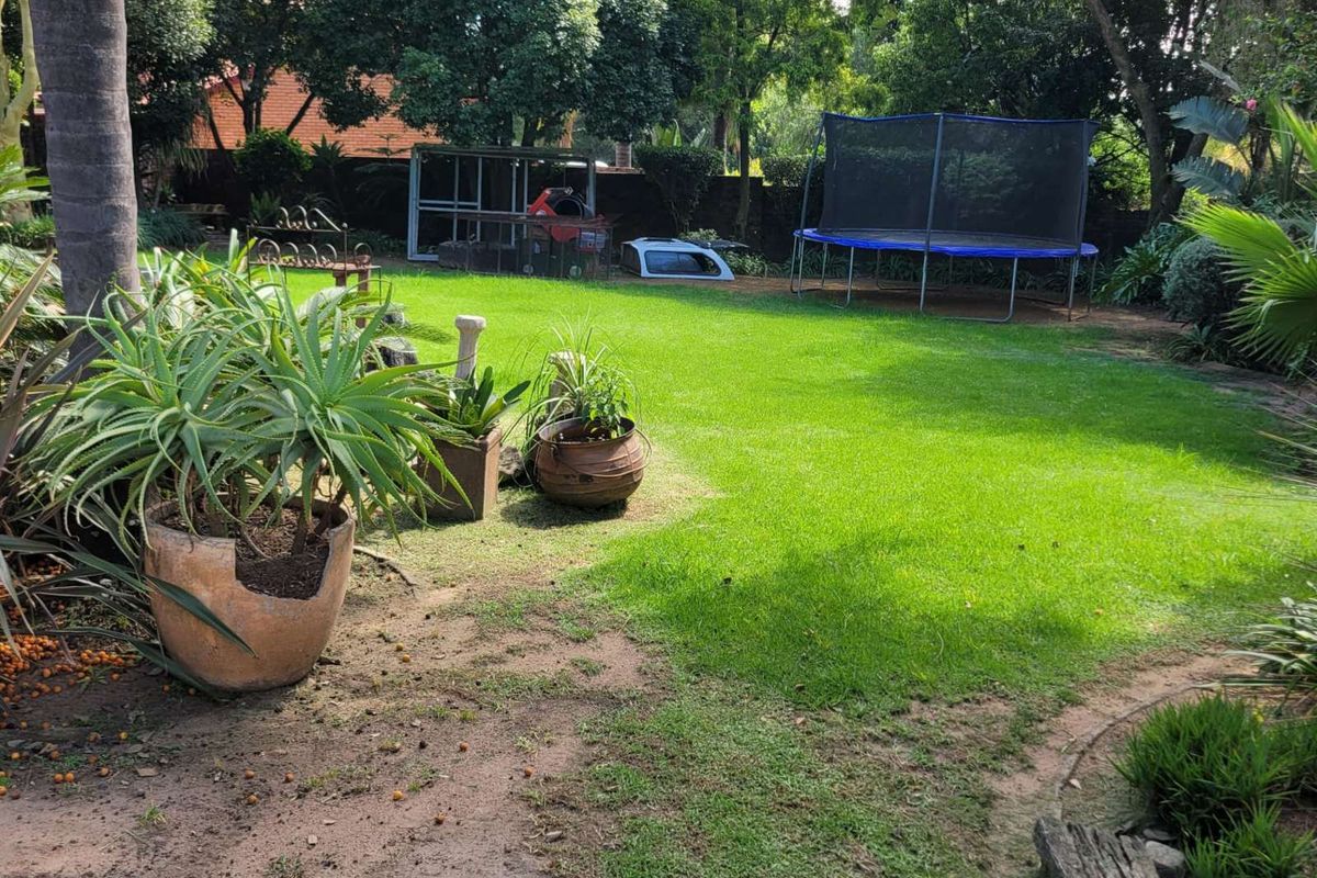 Townhouse For Sale in Die Heuwel - Photo 2