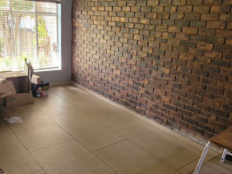 Townhouse For Sale in Die Heuwel - Photo 9