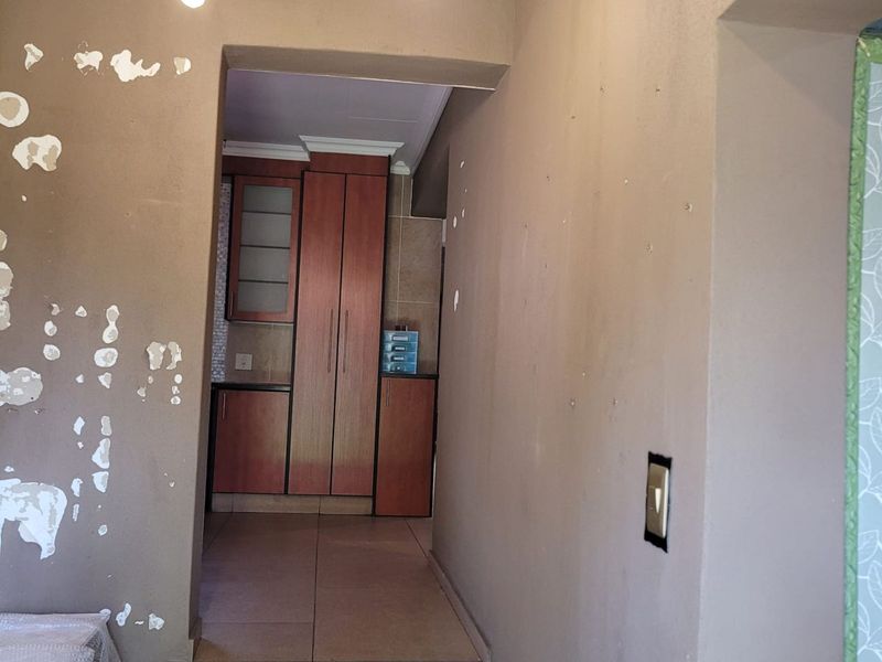 Townhouse For Sale in Die Heuwel - Photo 8