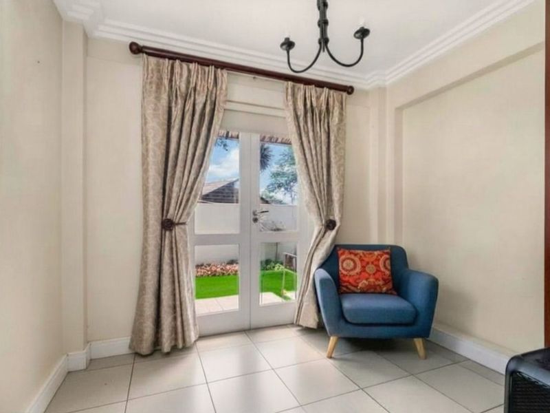 House For Sale in Beverley - Photo 3