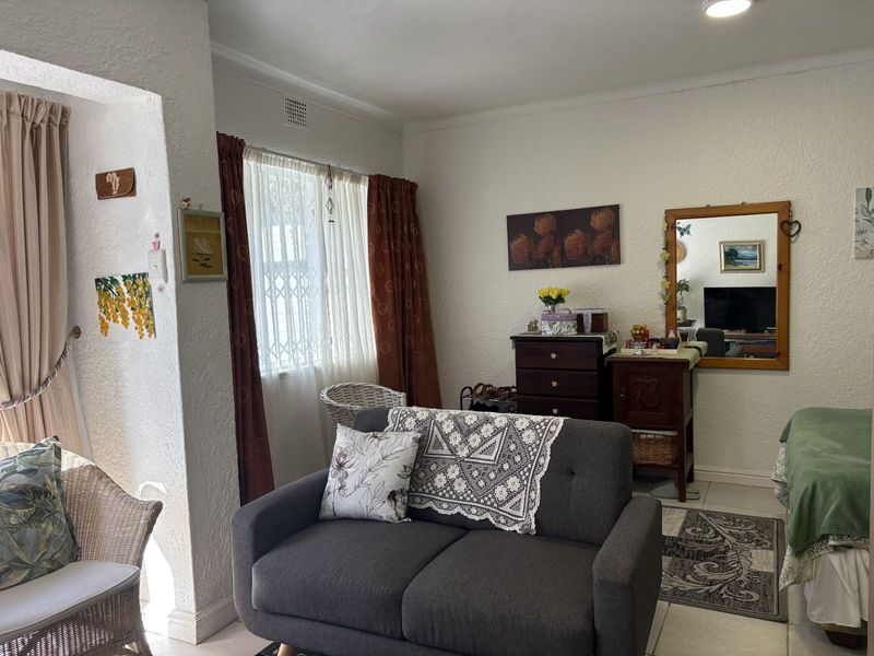 Apartment For Sale in Plumstead - Photo 8