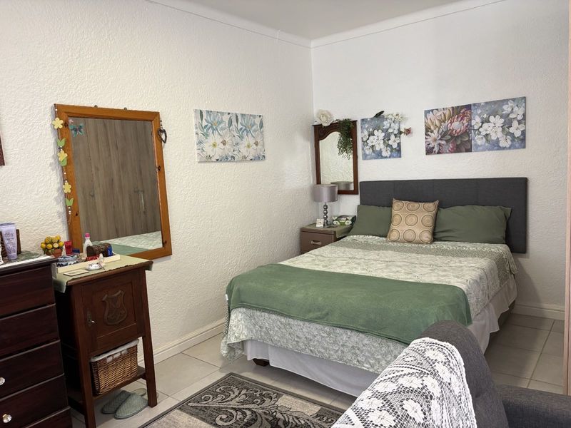 Apartment For Sale in Plumstead - Photo 6