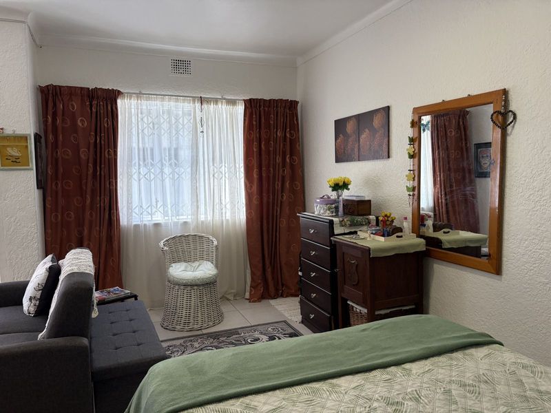 Apartment For Sale in Plumstead - Photo 5