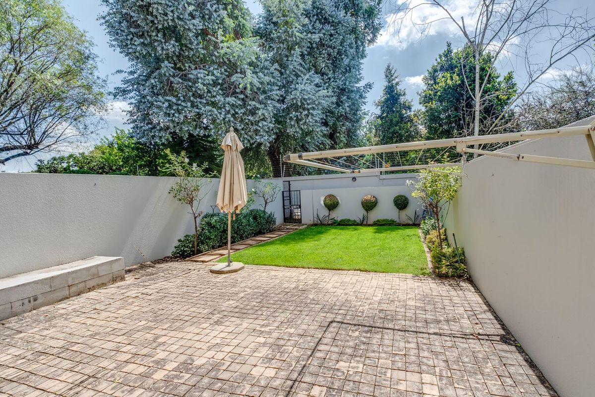 House For Sale in Fairland - Photo 2