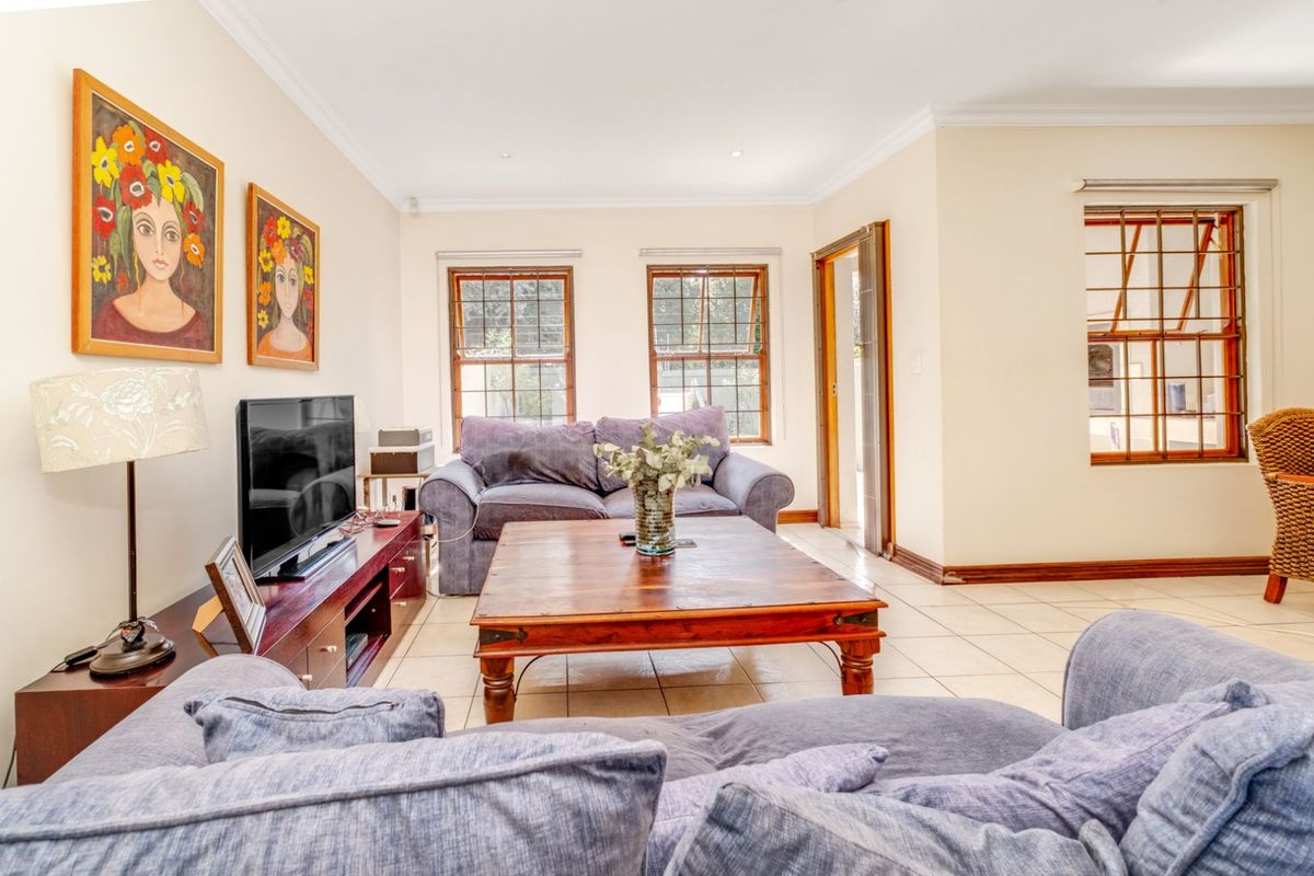 House For Sale in Fairland - Photo 4