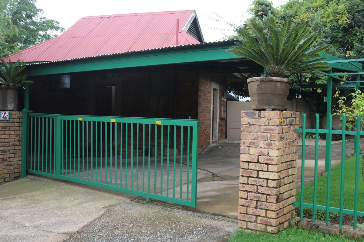 House For Sale in Cullinan Central - Photo 3