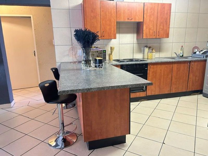 House For Sale in Northgate - Photo 7