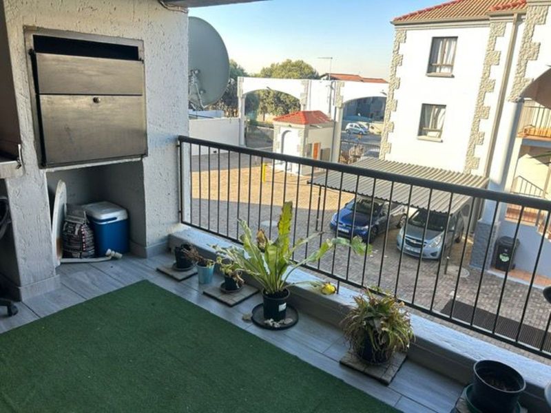 House For Sale in Northgate - Photo 4