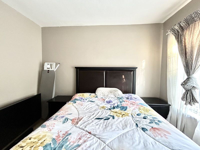 Apartment For Sale in Faerie Glen - Photo 7