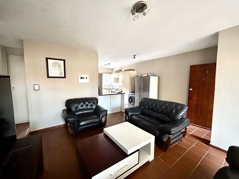 Apartment For Sale in Faerie Glen - Photo 4