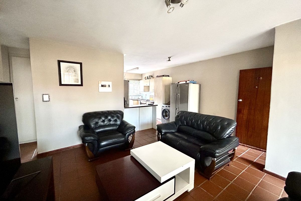 Apartment For Sale in Faerie Glen - Photo 4