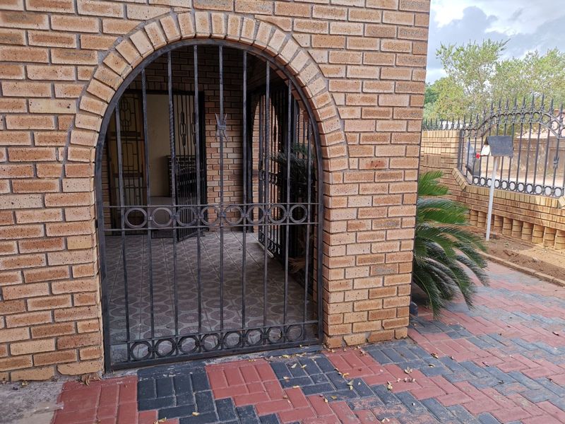 House For Sale in Mabopane Central - Photo 7