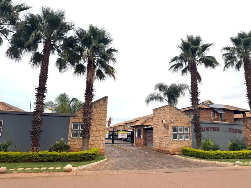 House For Sale in Pretoria West - Photo 1