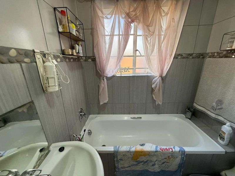 Townhouse For Sale in Pretoria West - Photo 8