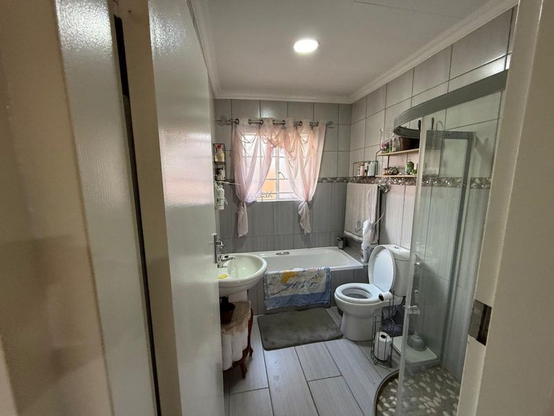 Townhouse For Sale in Pretoria West - Photo 6