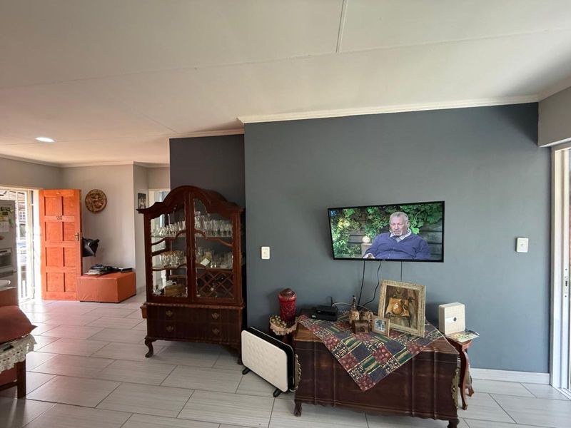 Townhouse For Sale in Pretoria West - Photo 4