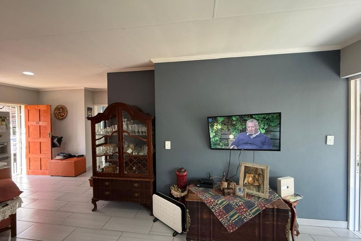 Townhouse For Sale in Pretoria West - Photo 4