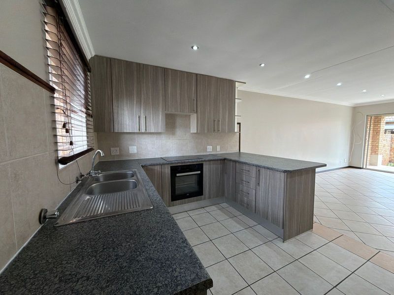 House For Sale in Monavoni - Photo 10