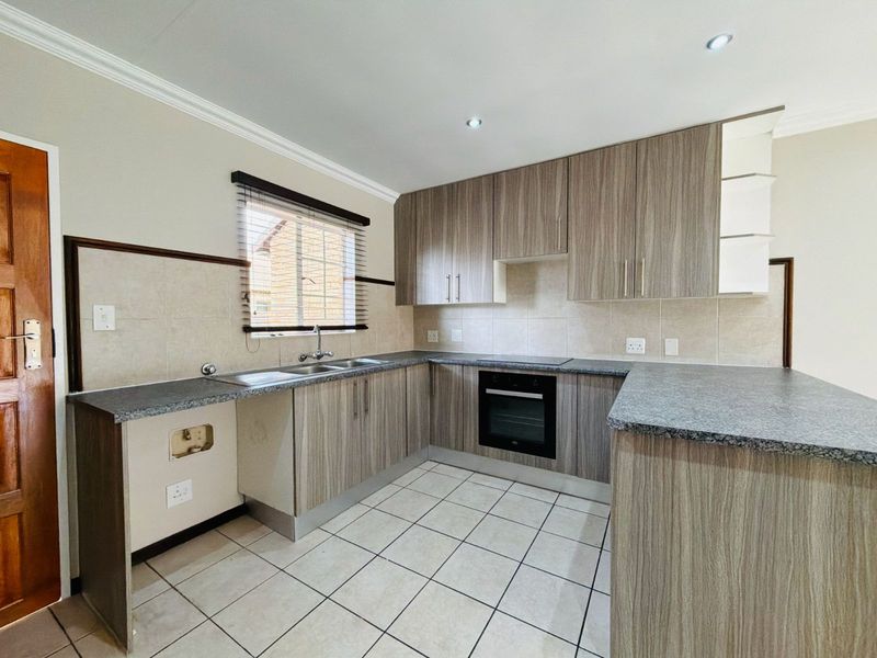 House For Sale in Monavoni - Photo 3