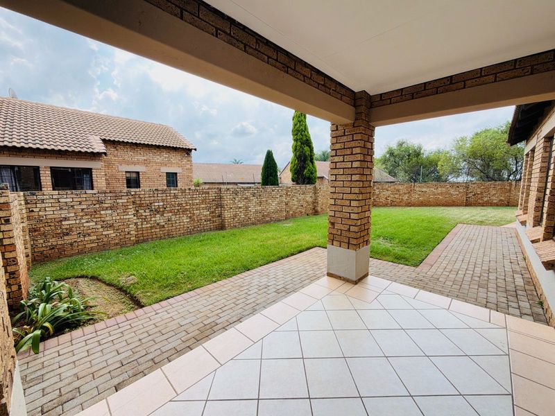 House For Sale in Monavoni - Photo 2