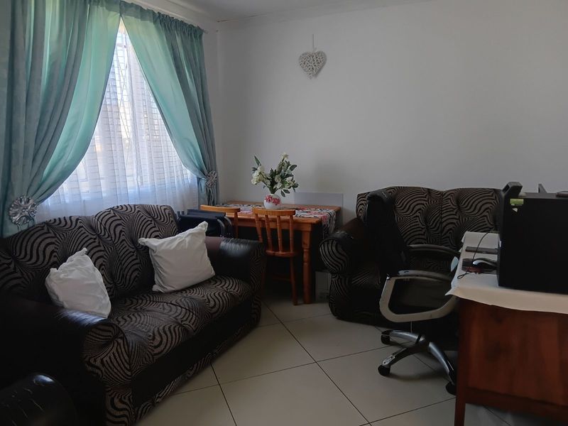 House For Sale in Bloemendal - Photo 6