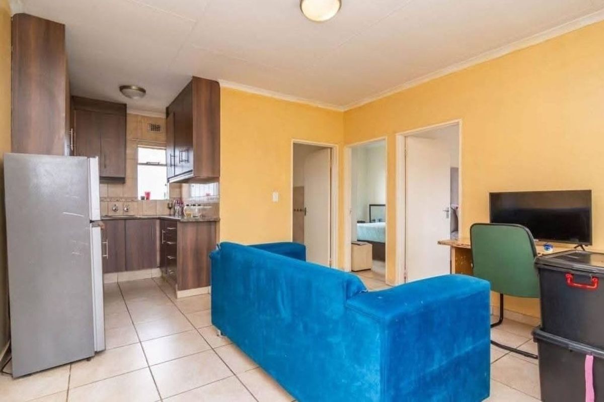 Apartment For Sale in Roodepoort - Photo 3