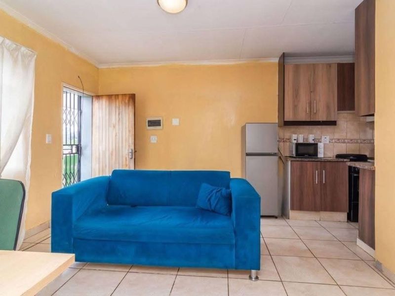 Apartment For Sale in Roodepoort - Photo 4