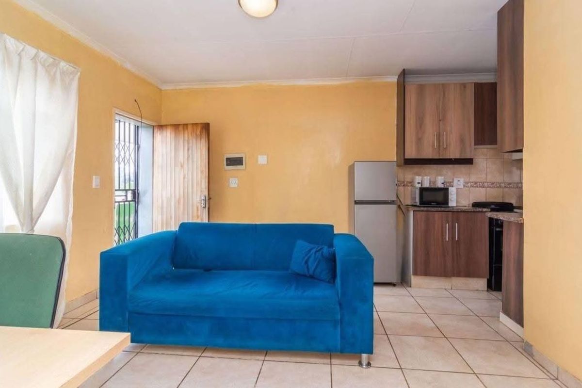Apartment For Sale in Roodepoort - Photo 4