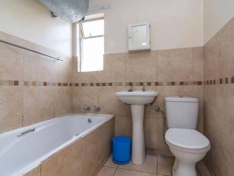Apartment For Sale in Roodepoort - Photo 5