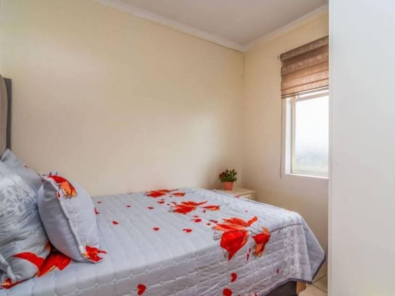 Apartment For Sale in Roodepoort - Photo 7