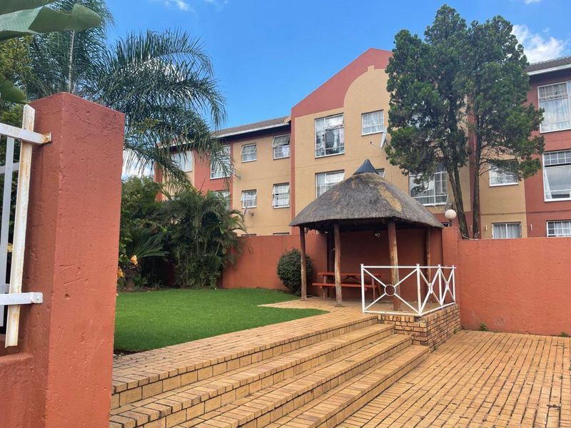 House For Sale in Weltevreden Park - Photo 6