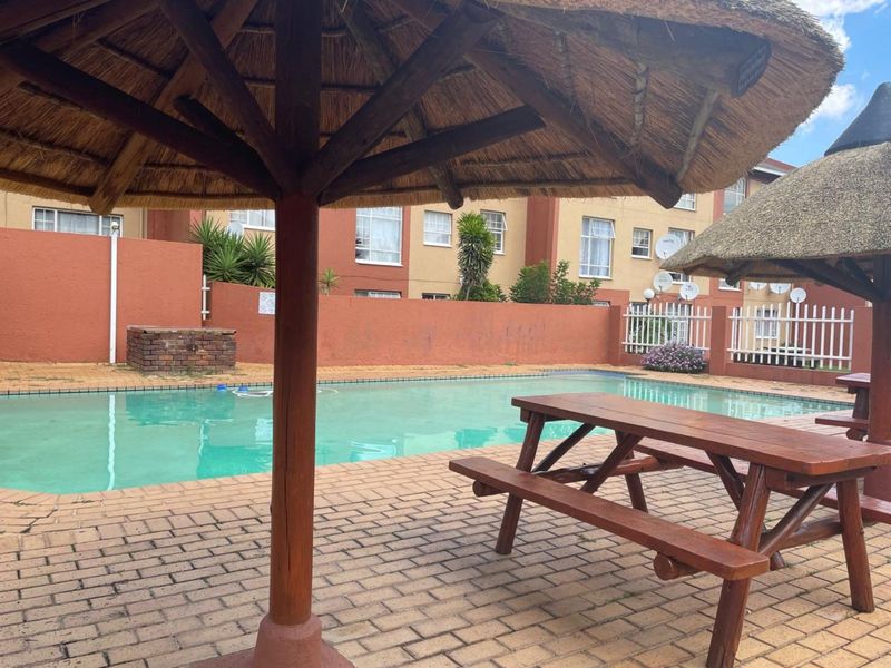 House For Sale in Weltevreden Park - Photo 5