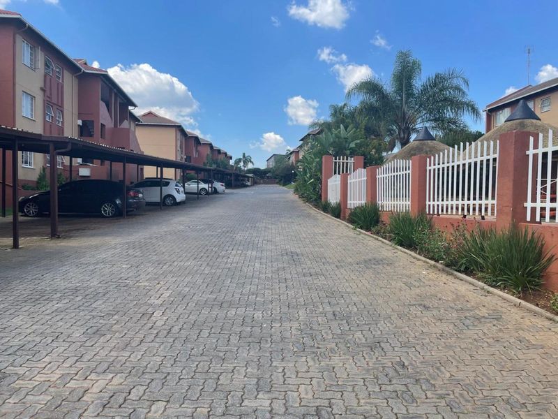 House For Sale in Weltevreden Park - Photo 10