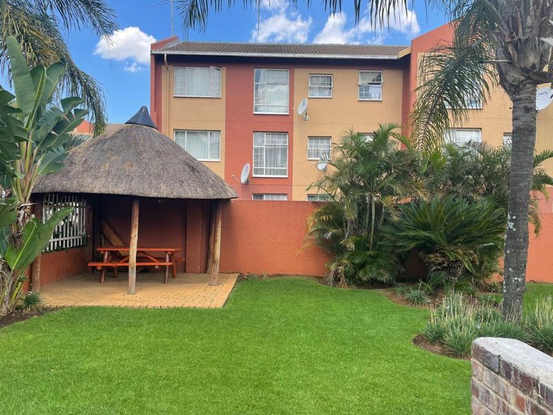 House For Sale in Weltevreden Park - Photo 8