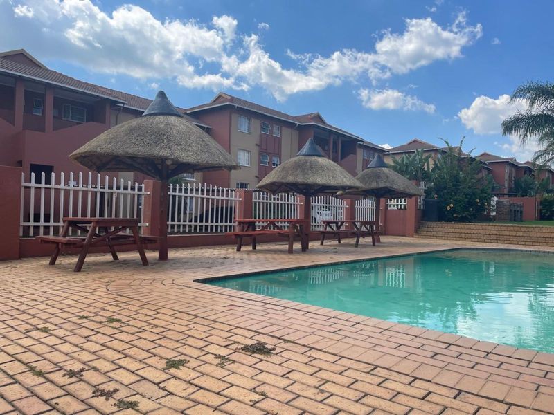 House For Sale in Weltevreden Park - Photo 4