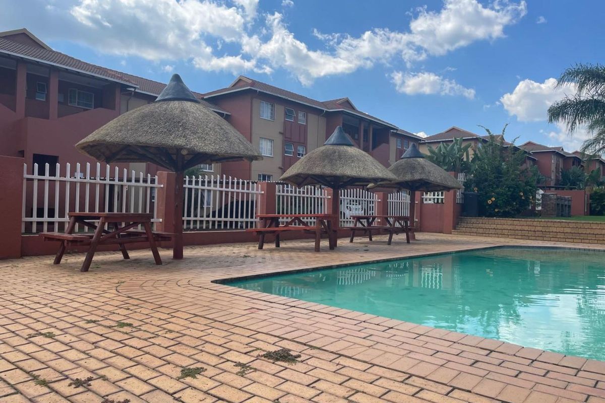 House For Sale in Weltevreden Park - Photo 4