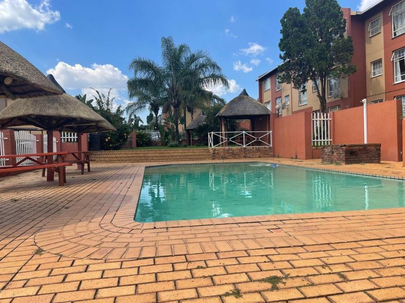 House For Sale in Weltevreden Park - Photo 3