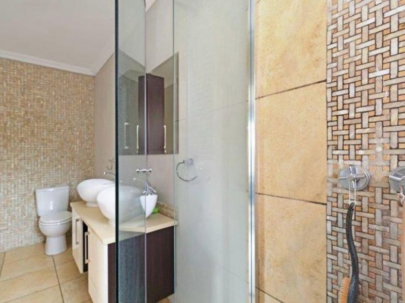 Apartment For Sale in Blackheath - Photo 8