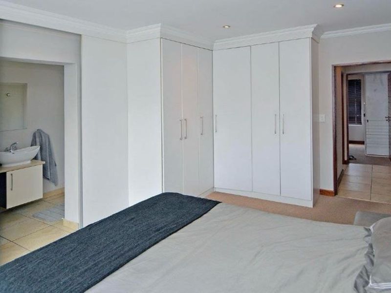 Apartment For Sale in Blackheath - Photo 7