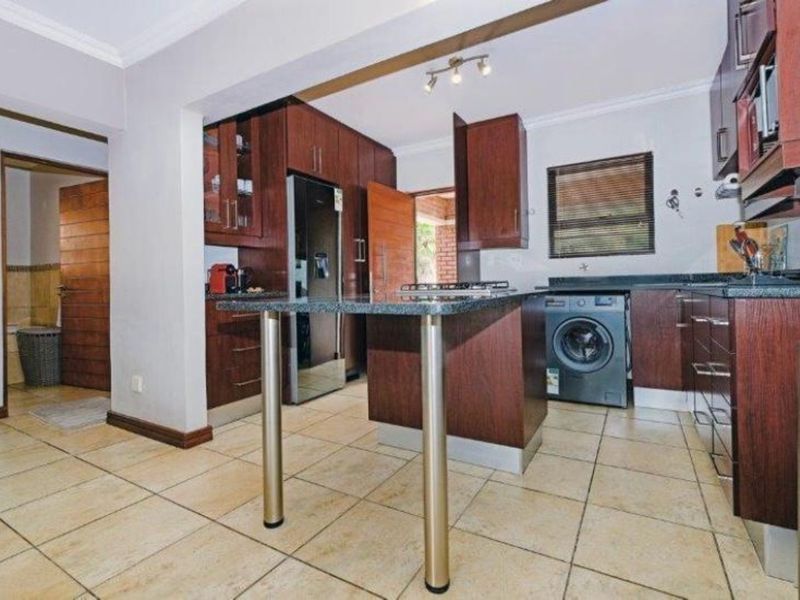 Apartment For Sale in Blackheath - Photo 3